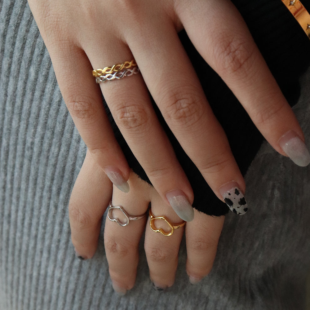 LA DNA CHARM RING