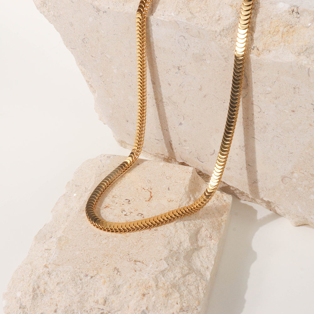 ROSAIRE SNAKE NECKLACE
