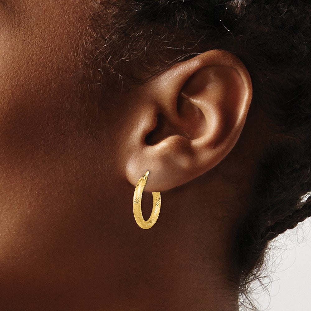 14K 3x15 Diamond-cut Round Hoop Earrings