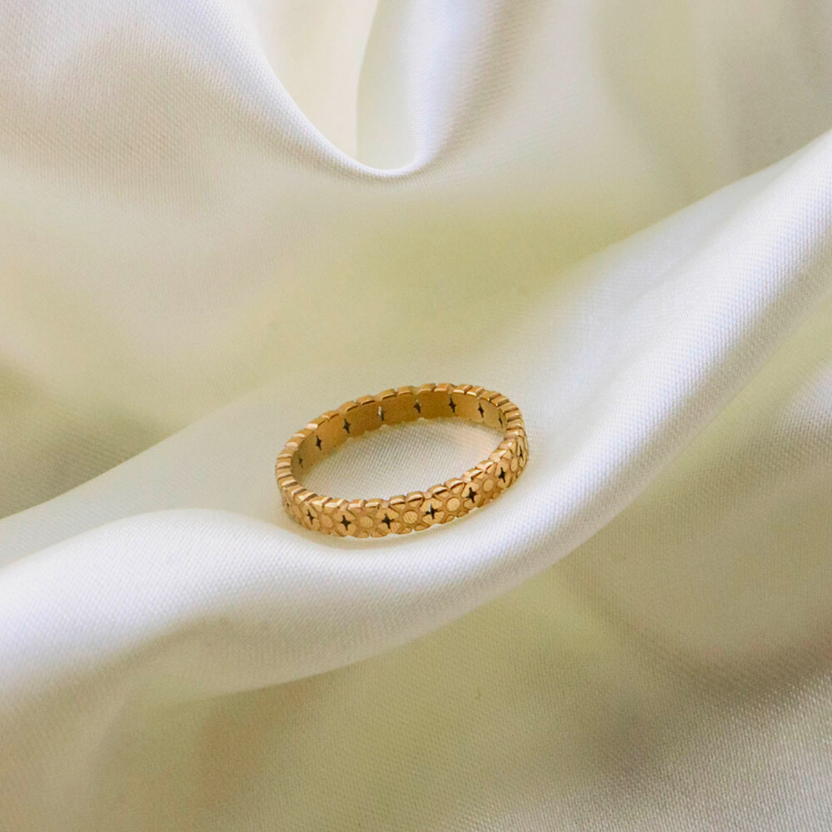 CLAUDETTE REYER RING