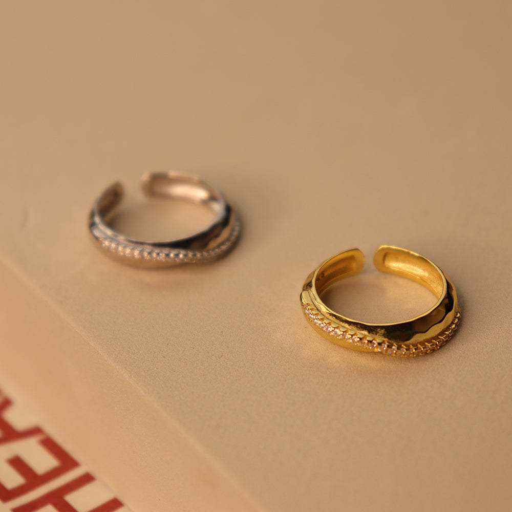 BAILE CRYSTAL RING