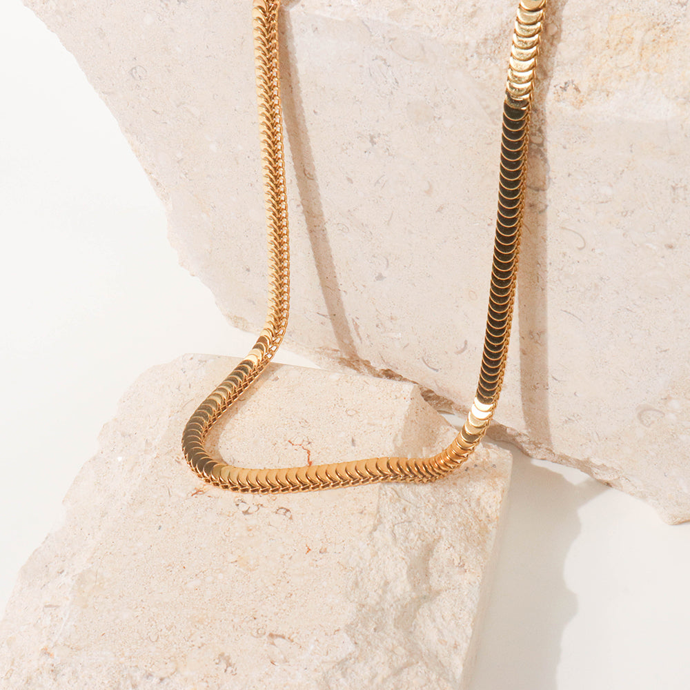 ROSAIRE SNAKE NECKLACE