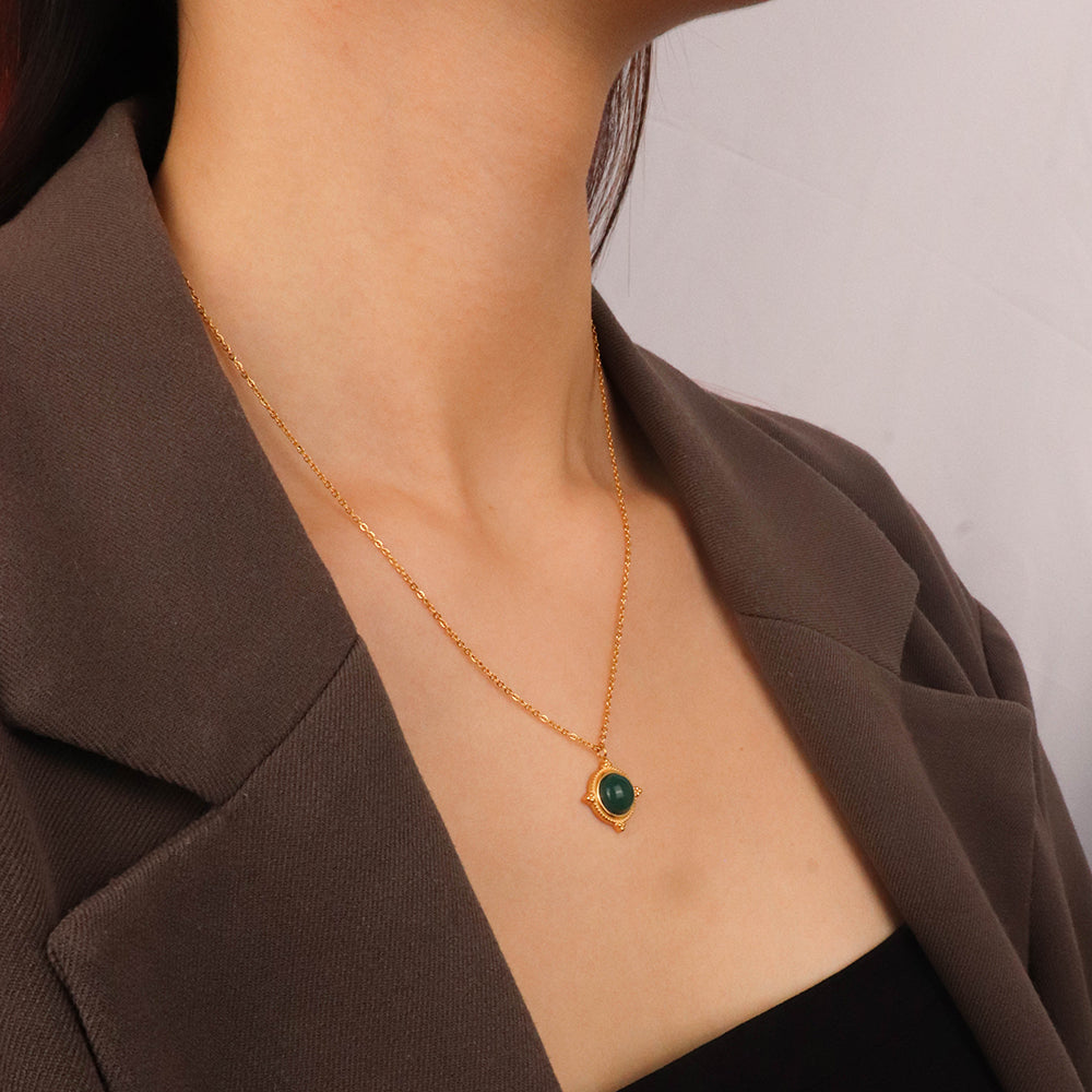 GREEN CAT EYE NECKLACE