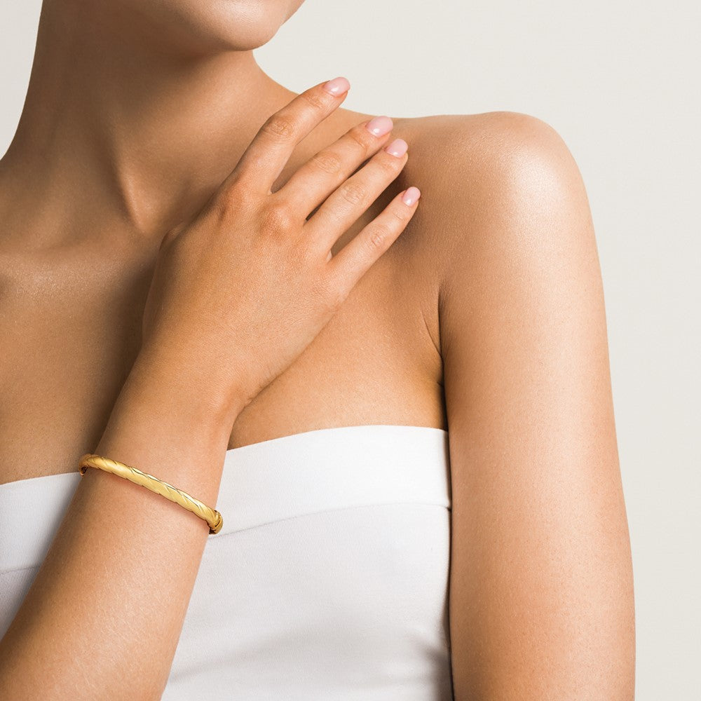 14K Polished and Grooved Hinged Bangle